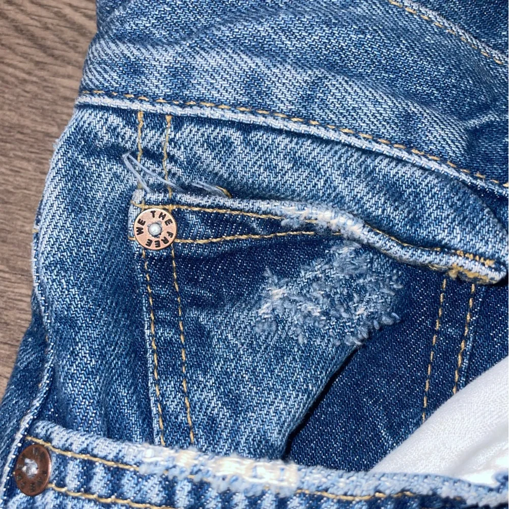 Free People We The Free The "Lasso Jeans" - Picture 3 of 5